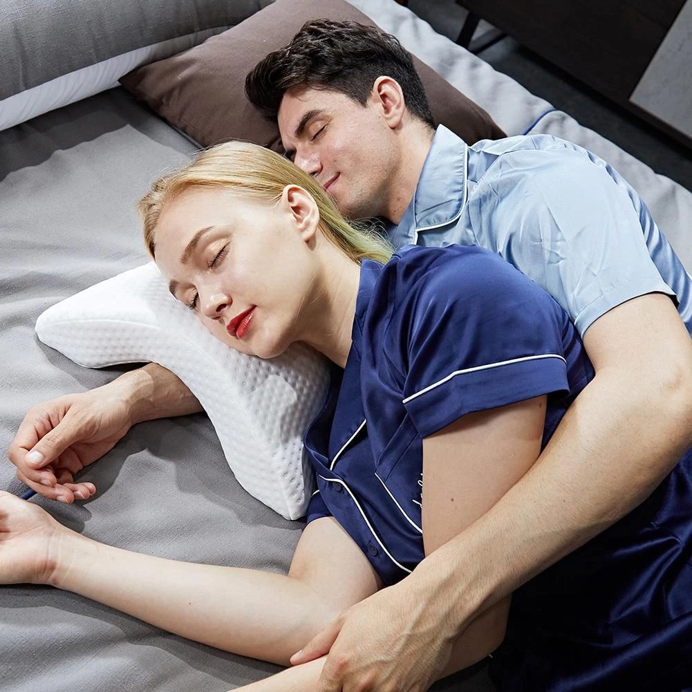 Valentinstag perfekte Kombination (Zwei Love Kissen und eine große Strickdecke)