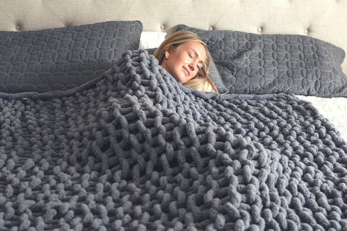 Valentinstag perfekte Kombination (Zwei Love Kissen und eine große Strickdecke)